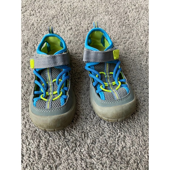 Boys Oshkosh size 9 active sandal shoes - Picture 1 of 5